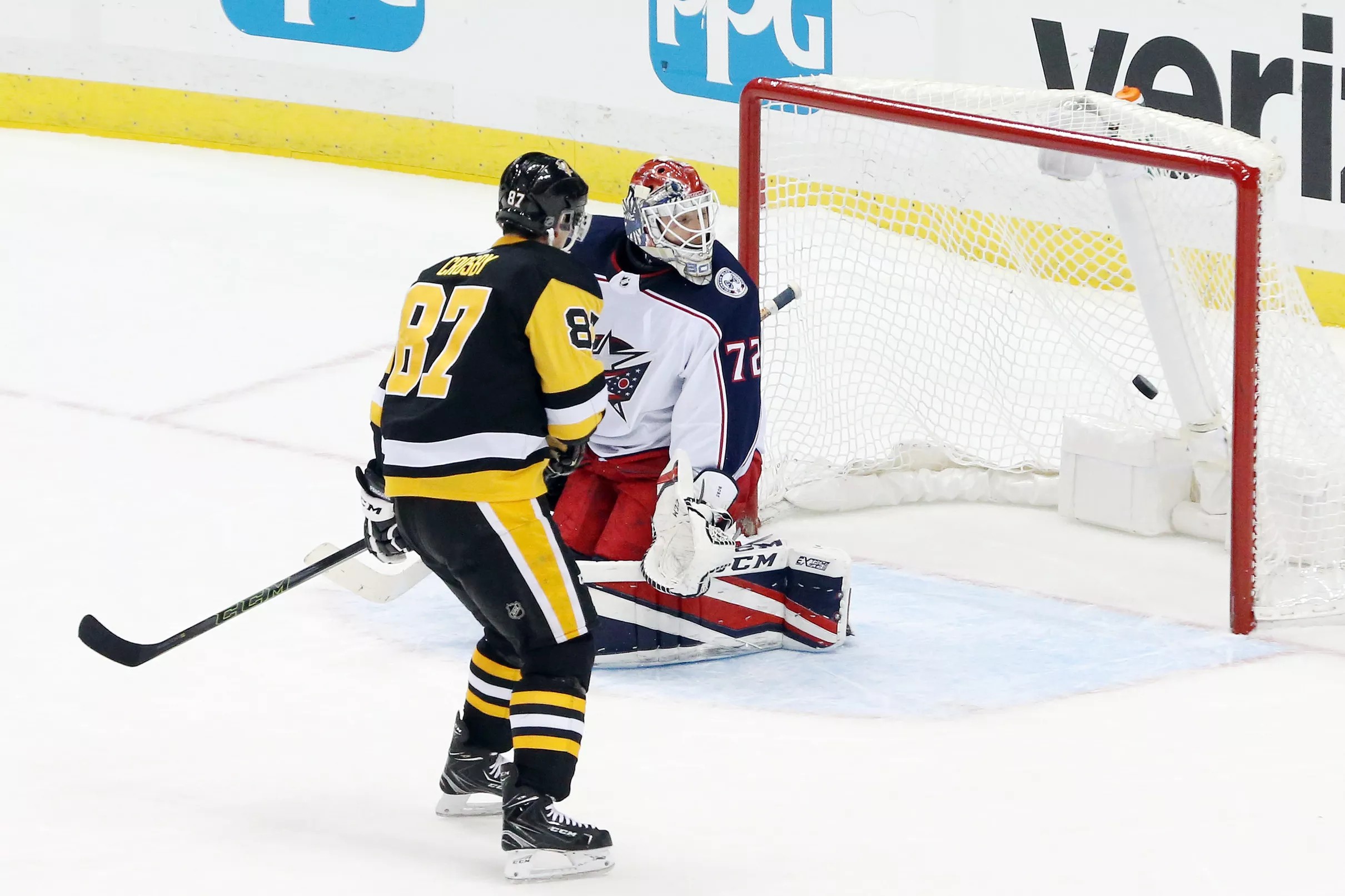 pens-points-off-on-the-right-foot