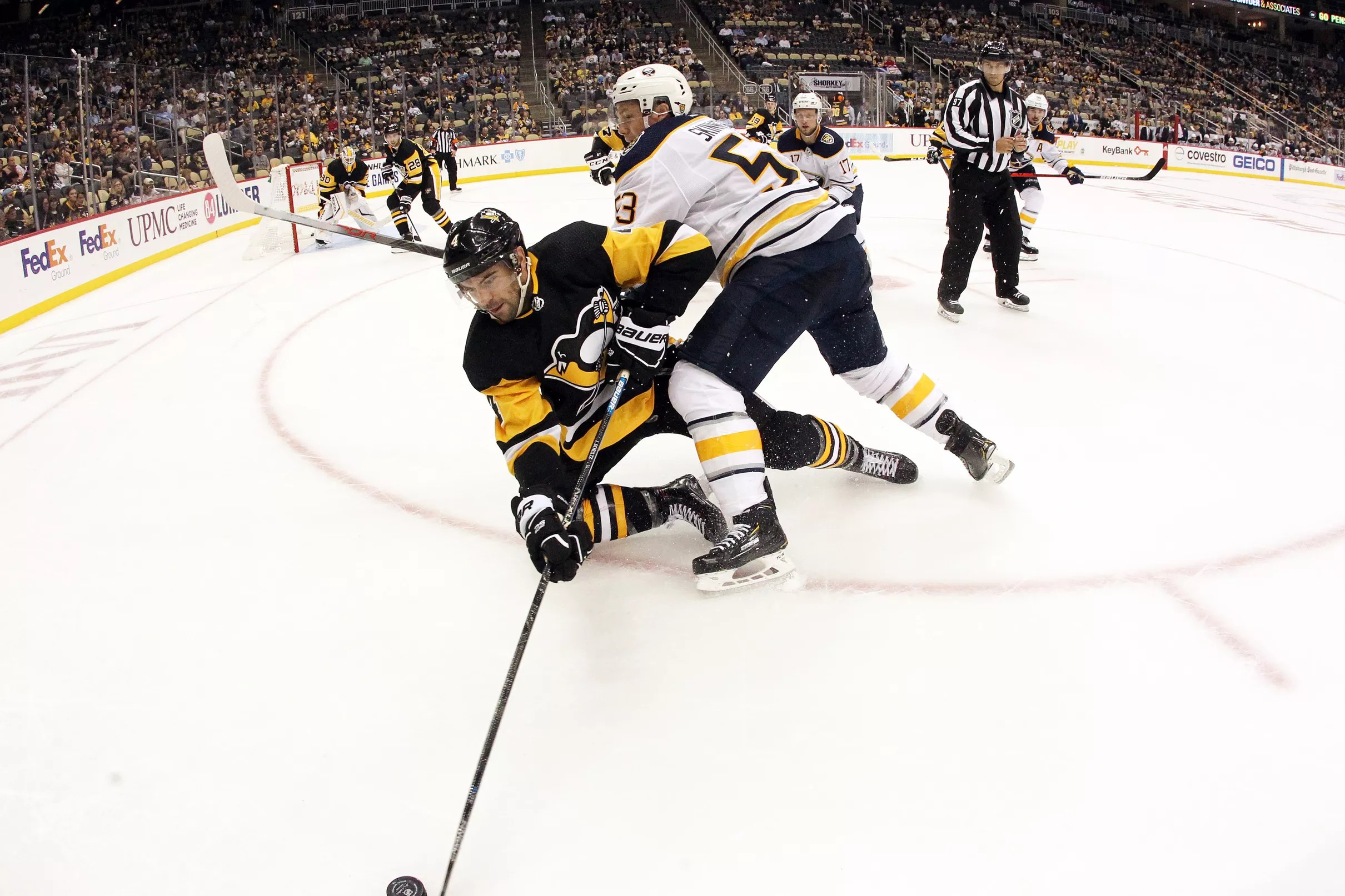 Penguins fall flat in season opener, looked eerily similar to