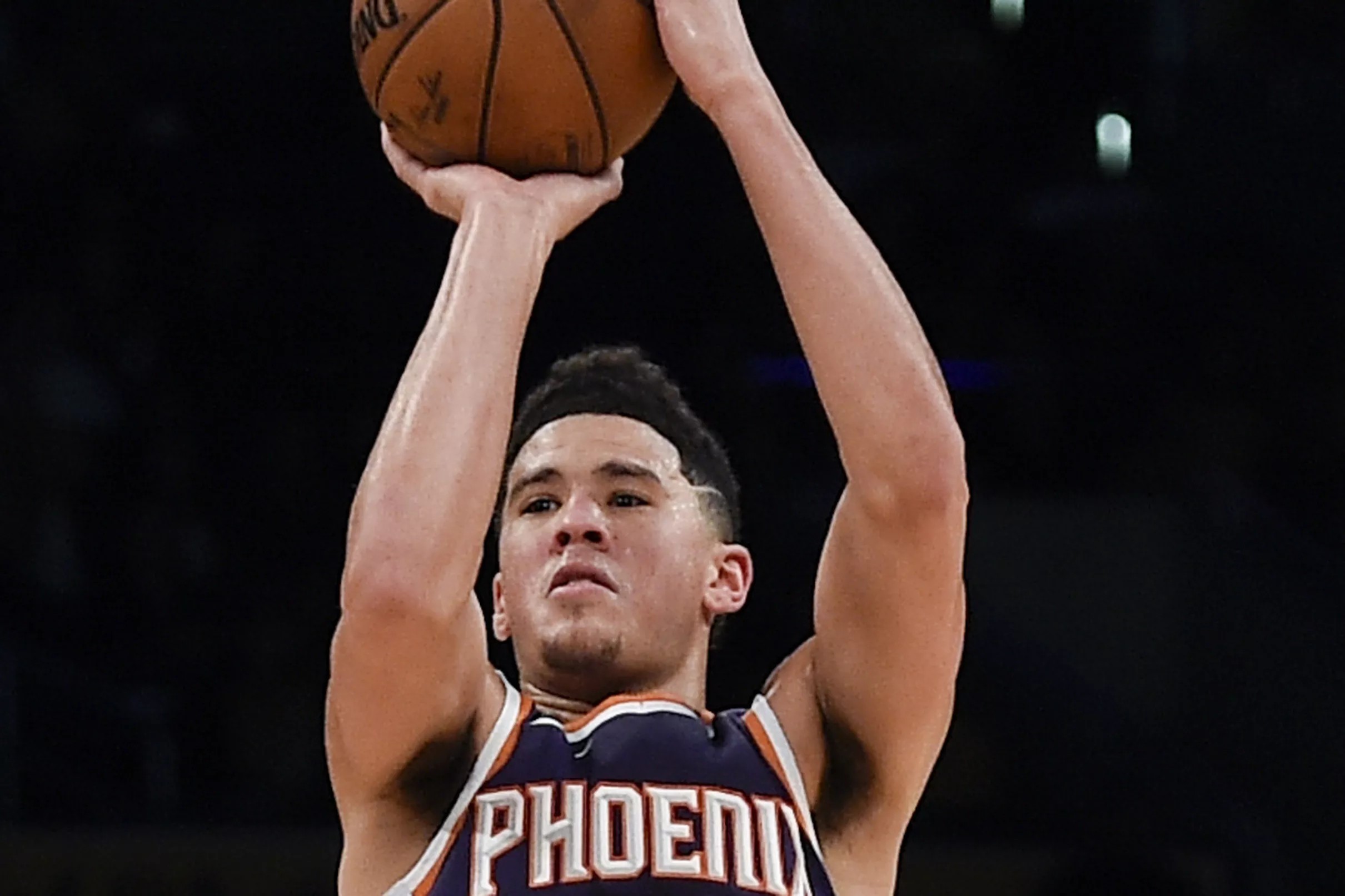 Suns Booker rains careerhigh six threes on Lakers heads