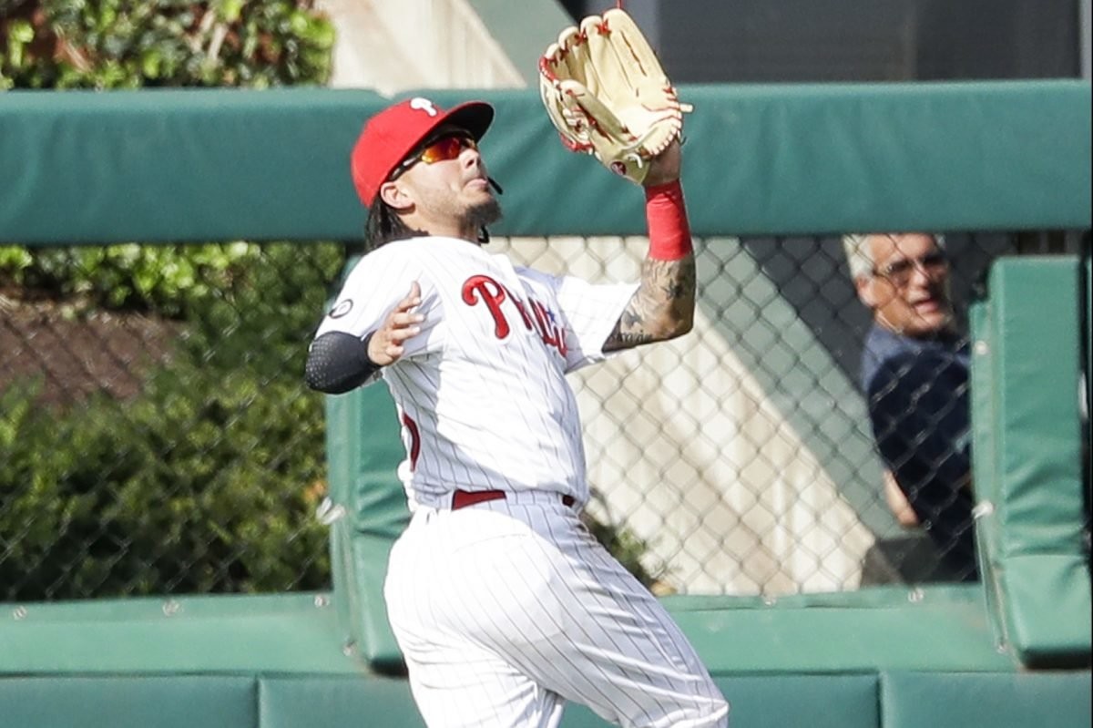 Braves sweep Phillies in tedious doubleheader