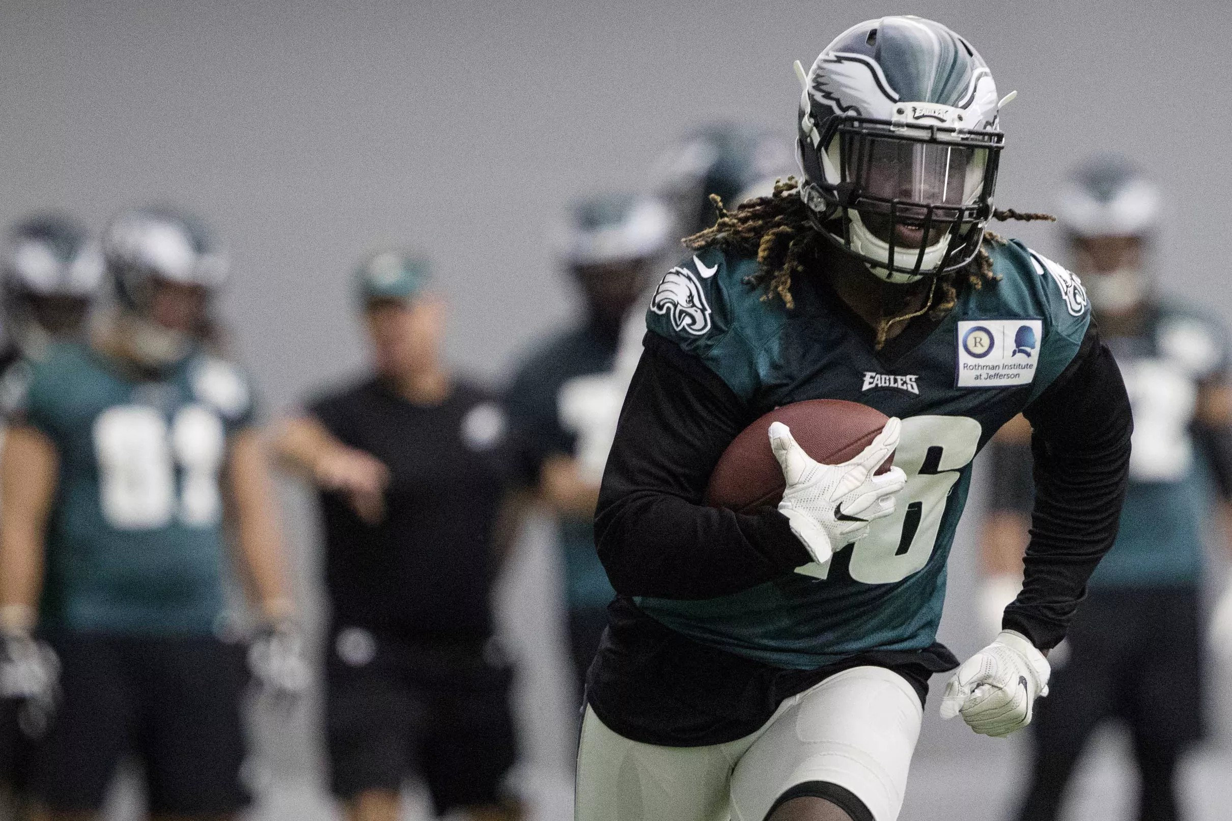Jay Ajayi switches agents heading into final year of Eagles contract