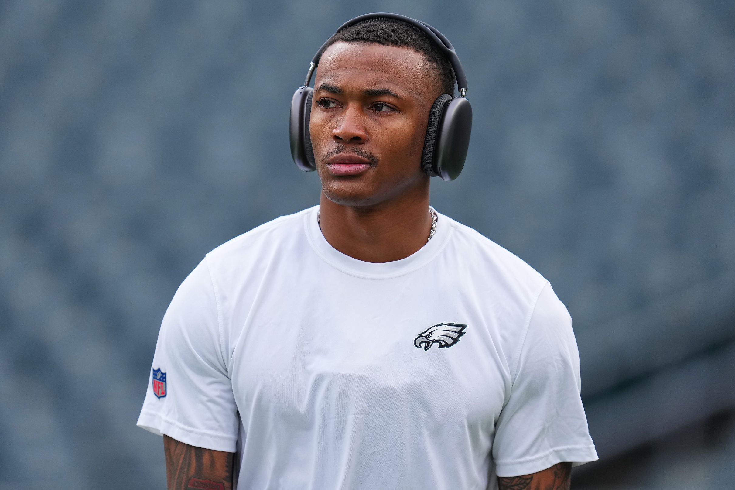 DeVonta Smith Believed To Have Suffered Mild Ankle Sprain In Eagles ...