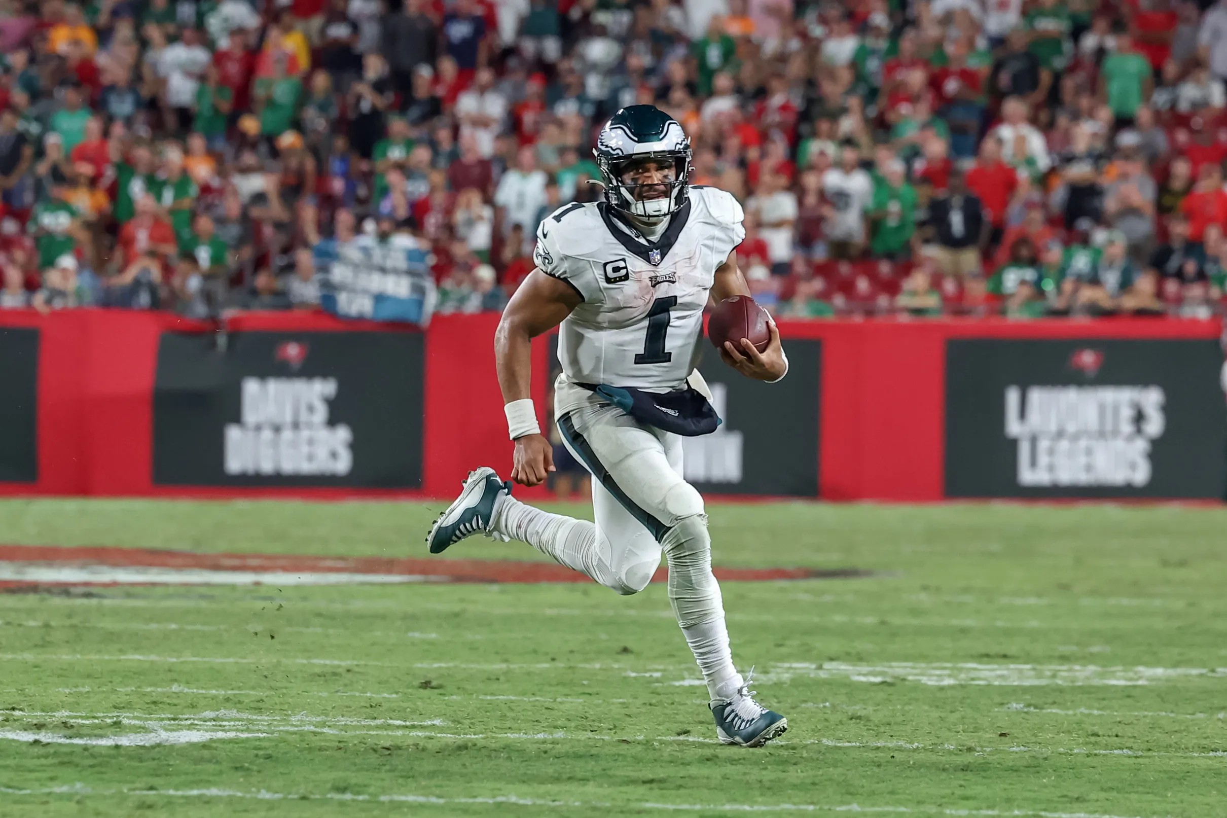 Eagles Film Analysis: All-22 offense takeaways from the Buccaneers game