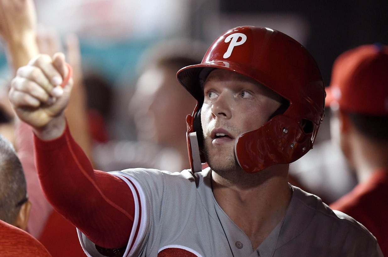 Phillies outfielder gets into it with fan at Yankees game