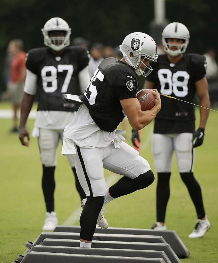 Raiders practice report TEs play a featured role