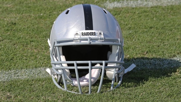 how-to-watch-listen-to-the-raiders-game-against-the-broncos