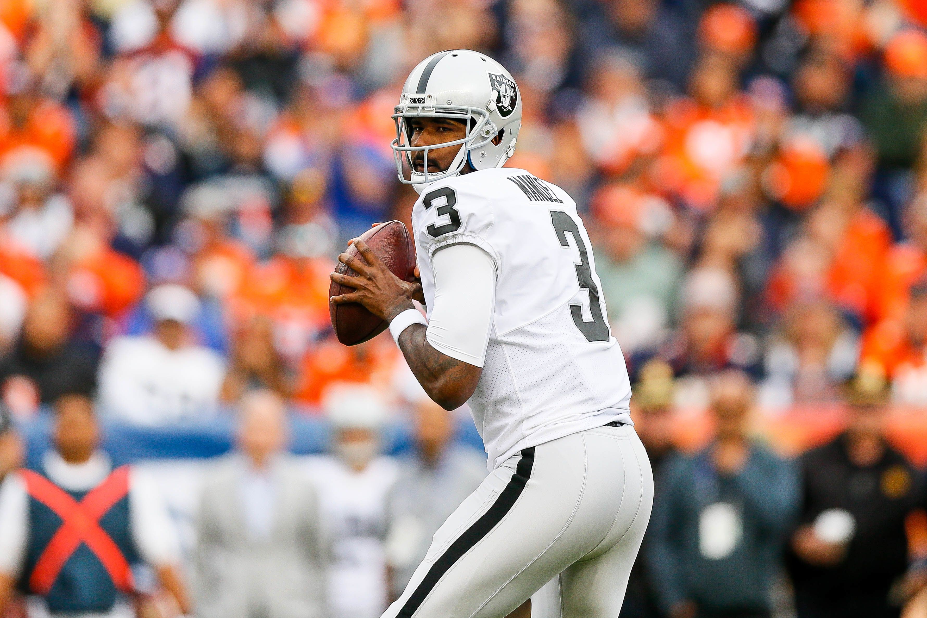 How is the Raiders backup quarterback battle the one to watch?