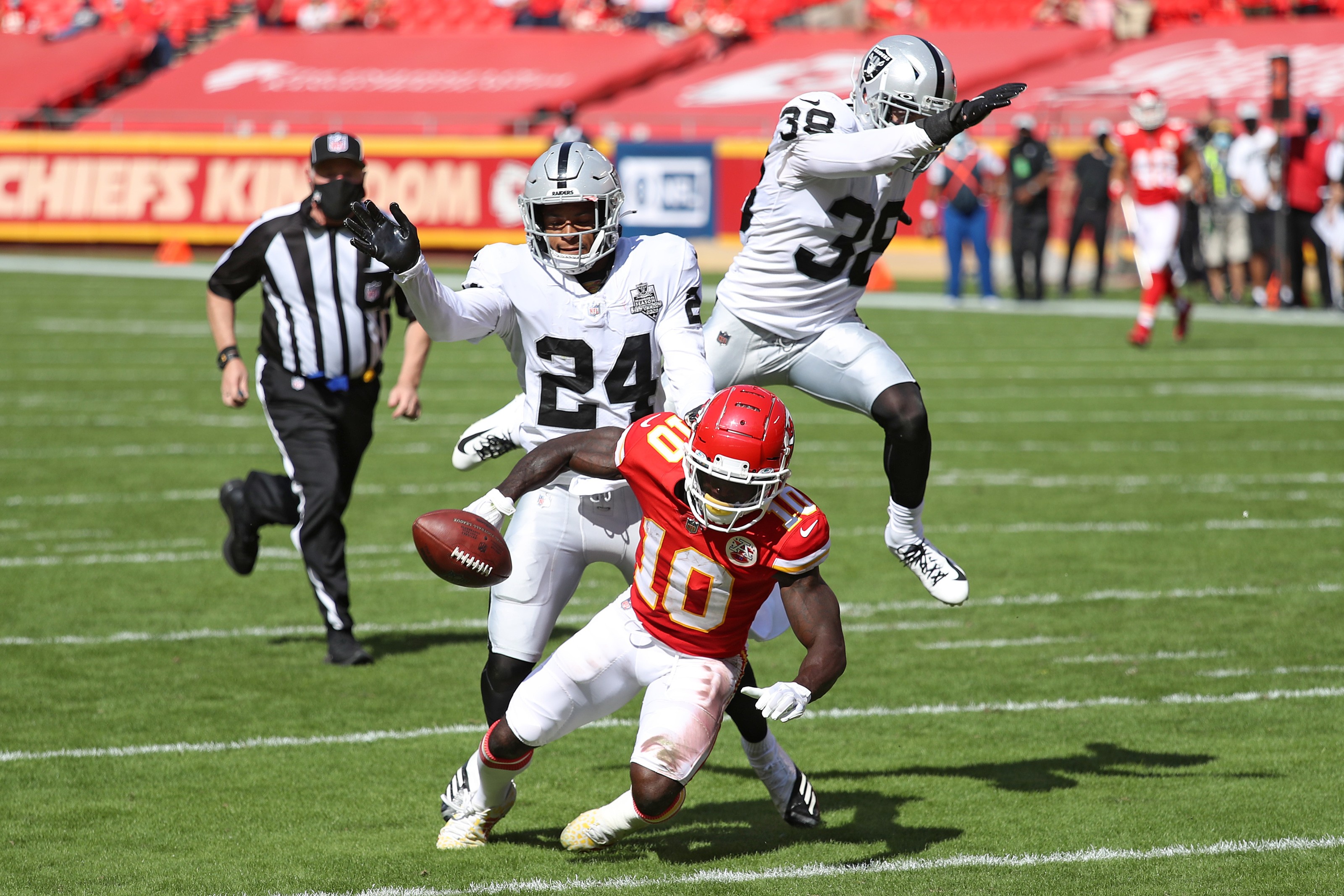 takes a crack at the Raiders projected starters