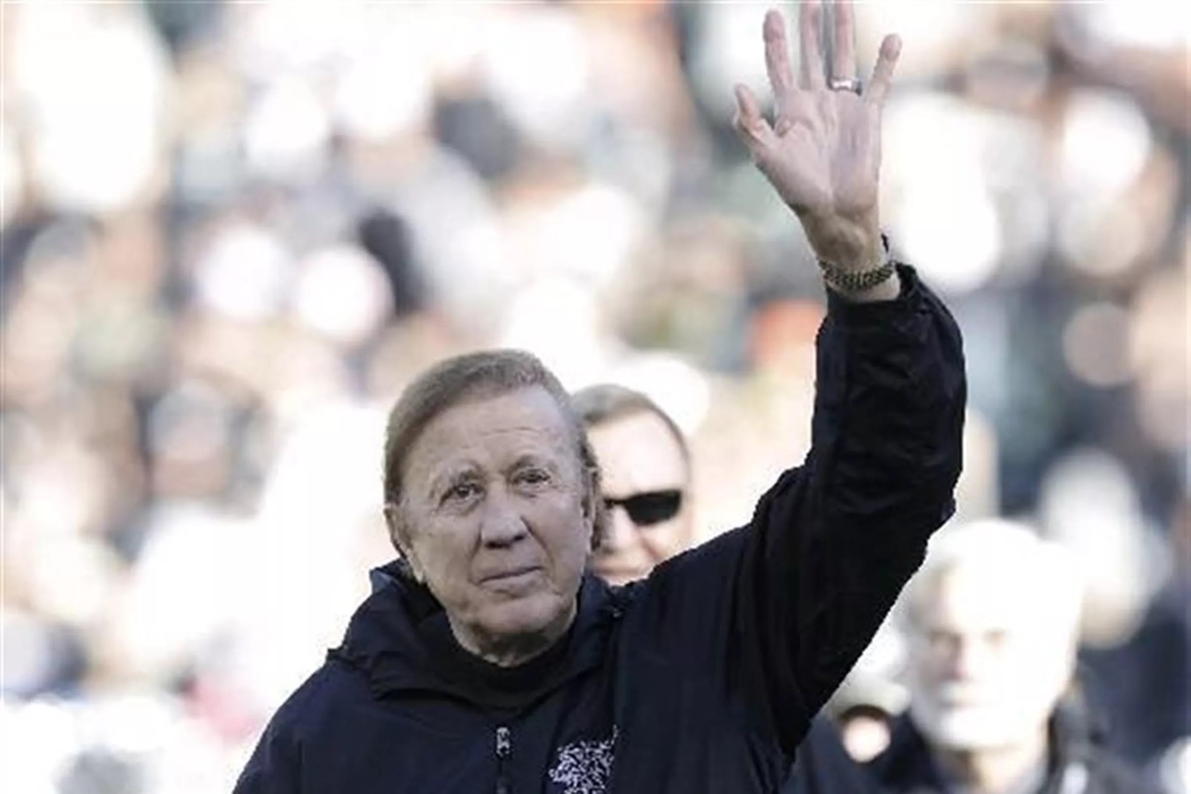 Legendary QB, head coach Tom Flores will also not be back as Raiders