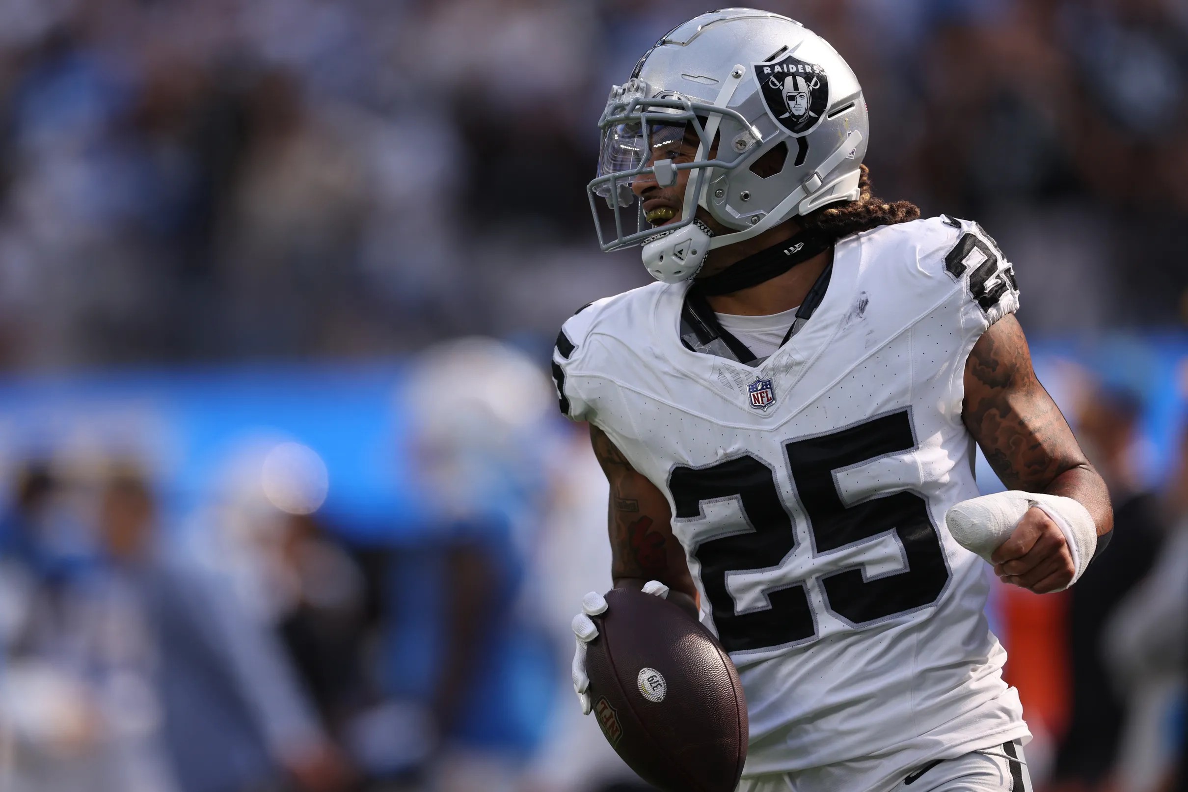 Tre'von Moehrig costs Raiders a win with drop on interception