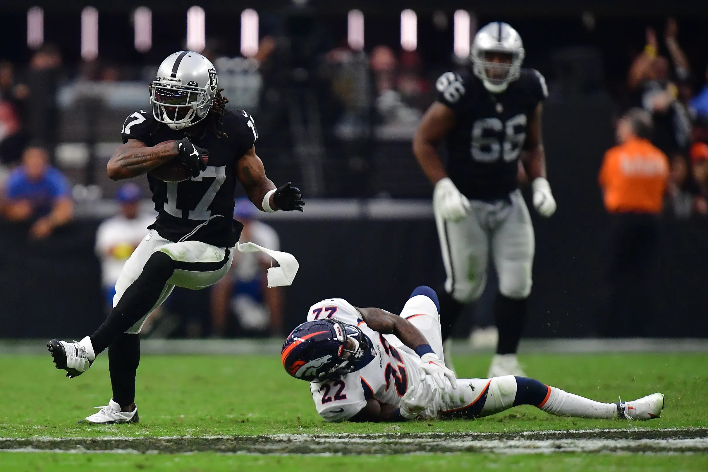 Raiders-Broncos Week 1: Las Vegas wins first game of 2023 NFL season -  Silver And Black Pride