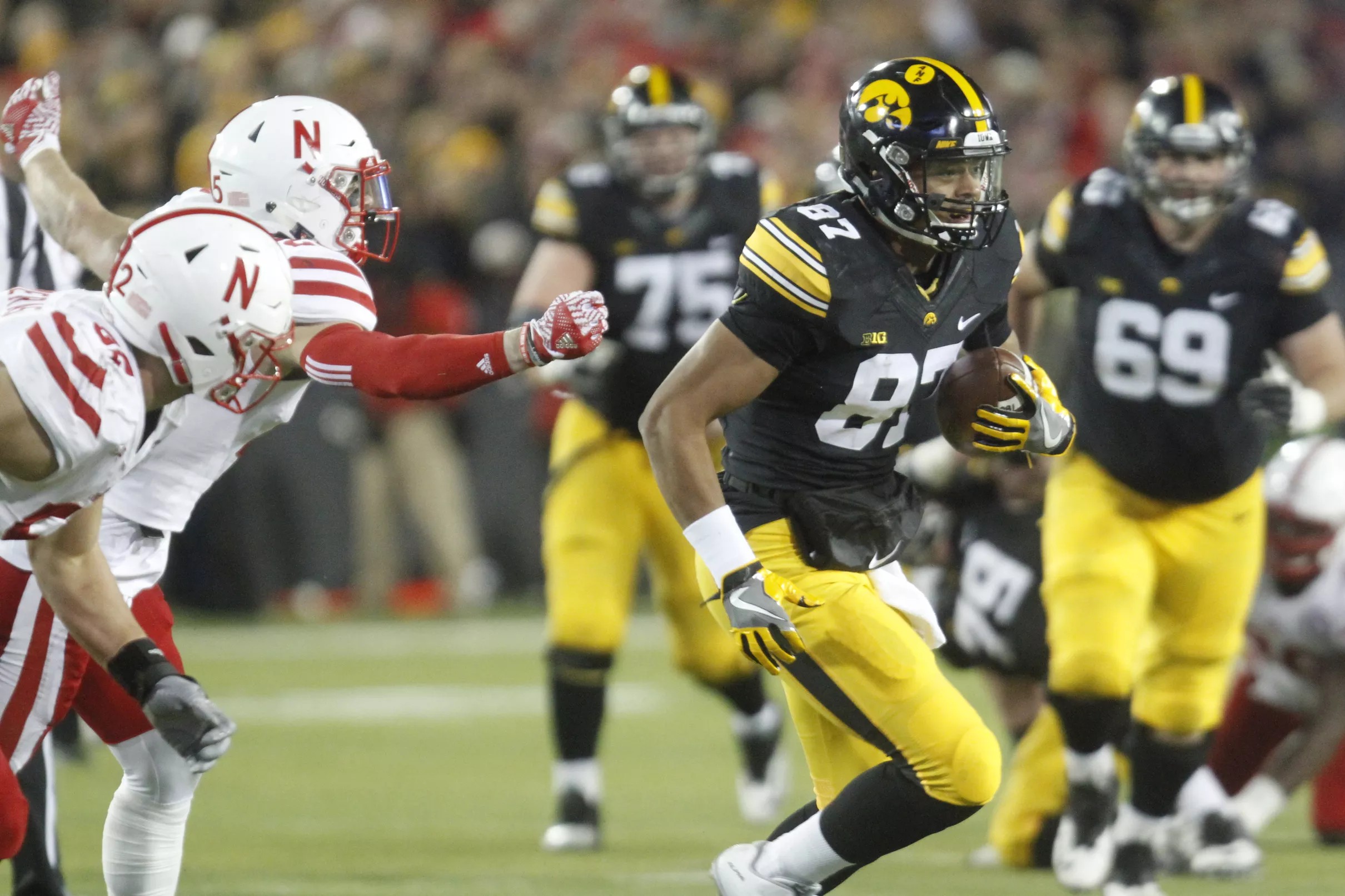 Tight end Noah Fant visiting Raiders