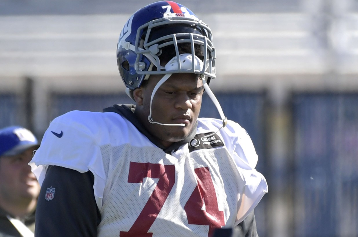 Ereck Flowers arrives in first sign of Giants hope