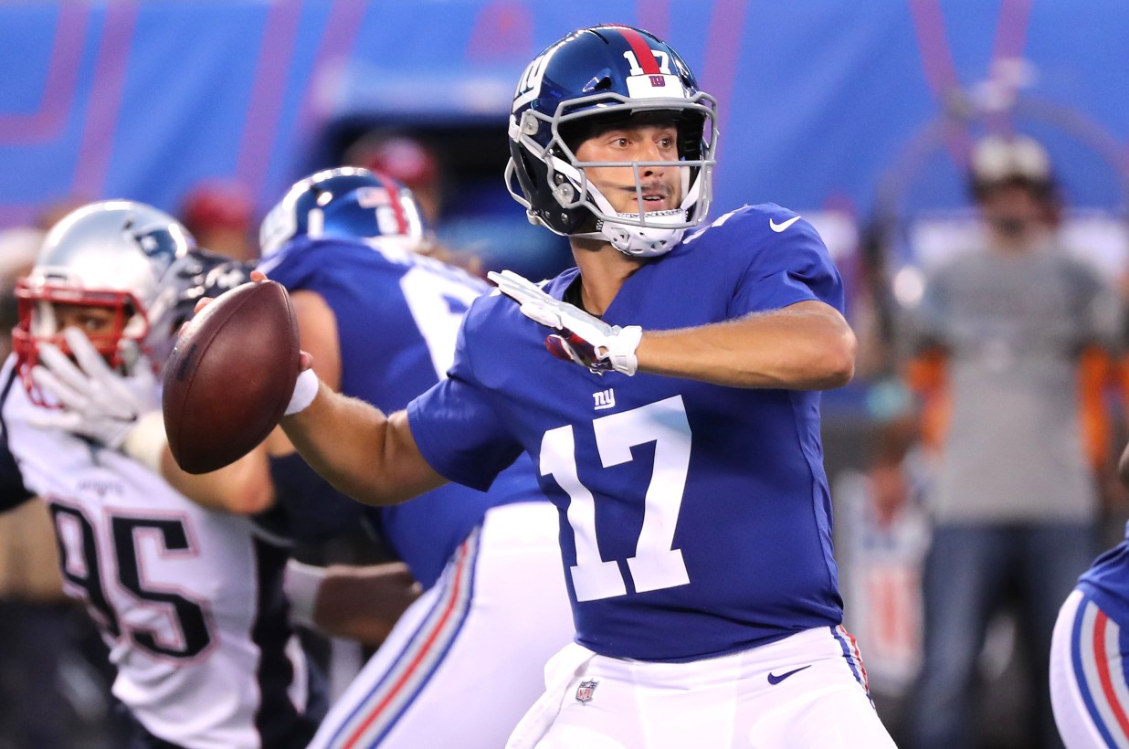 Giants give thirdstring QB a long look in loss to Patriots