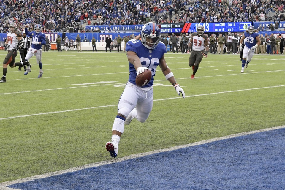 Watch Giants Saquon Barkley Carves Up Eagles Defense For Yard