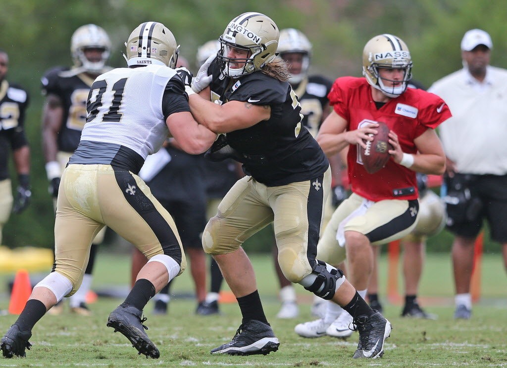 Saints acquire long snapper Dorenbos in trade with Eagles