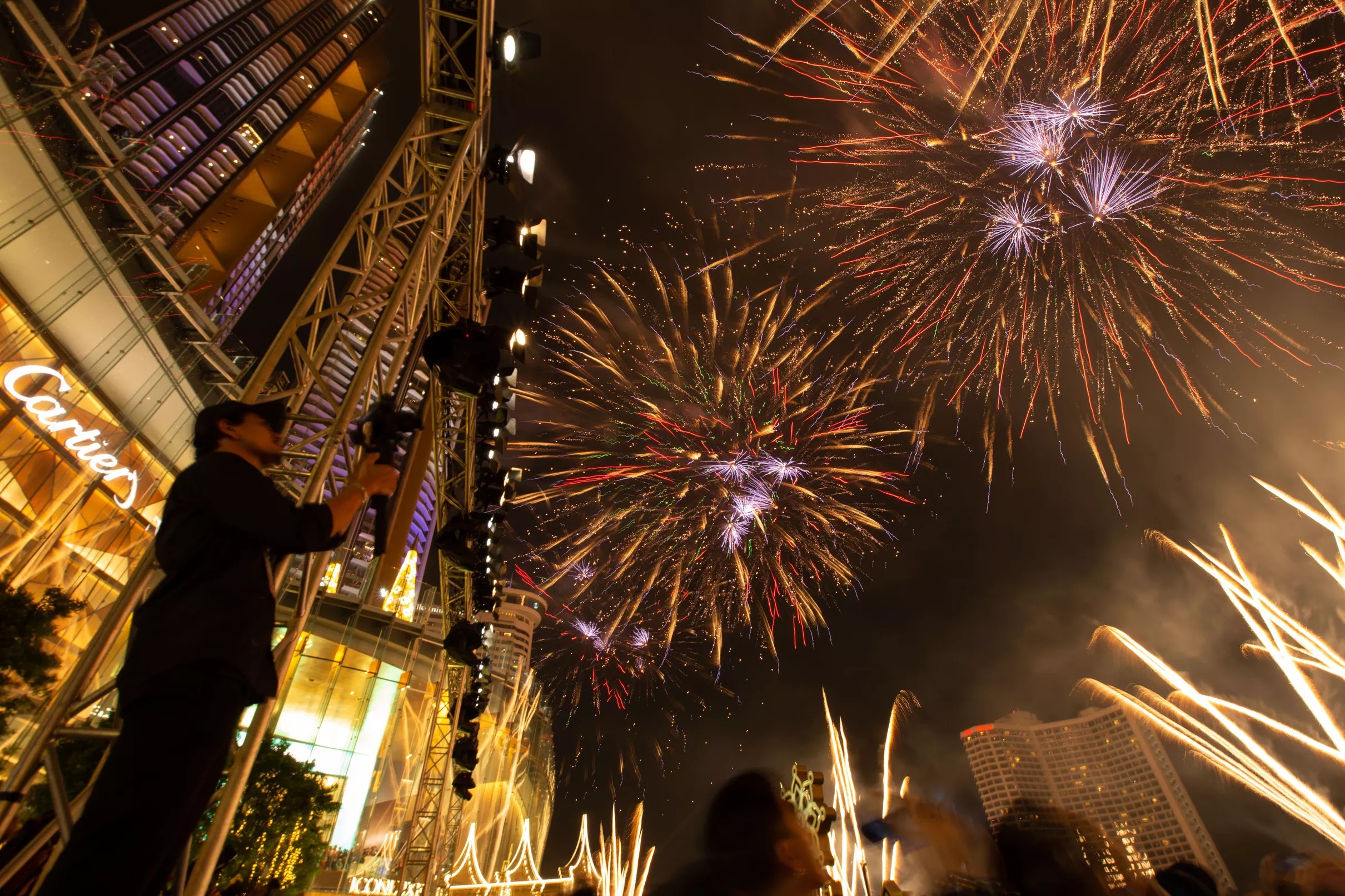 Pinstripe Alley open thread 12/31/20