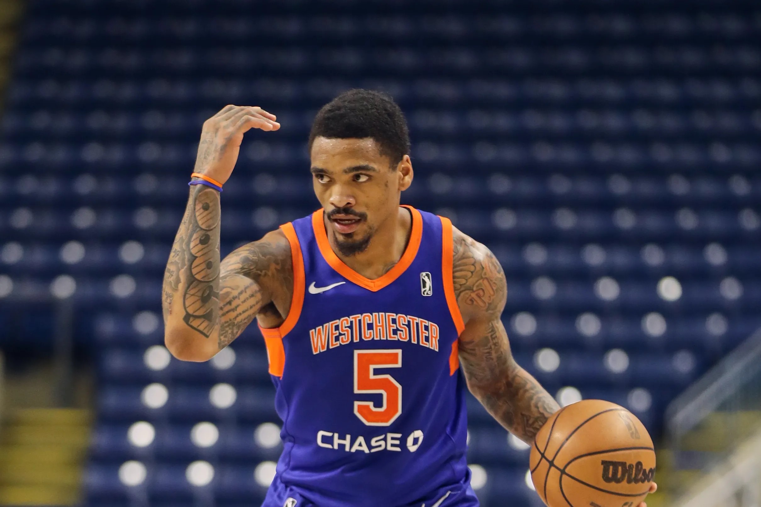 Knicks sign DaQuan Jeffries through 2023-24 season