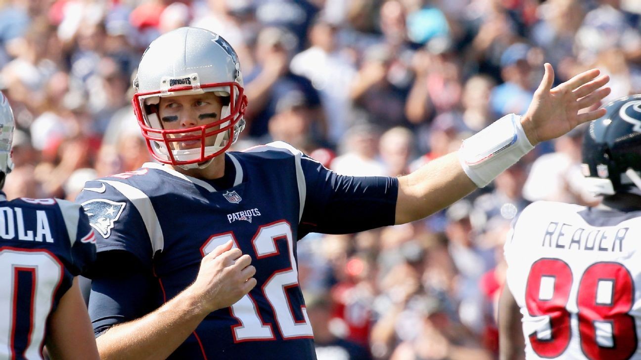 Week after breaking tie, Tom Brady extends playerofweek record