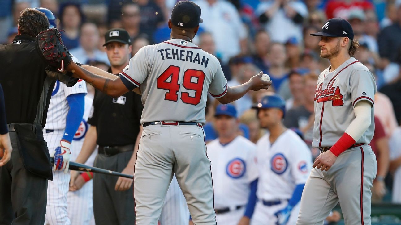 Cubs, Braves benches clear as catchers argue