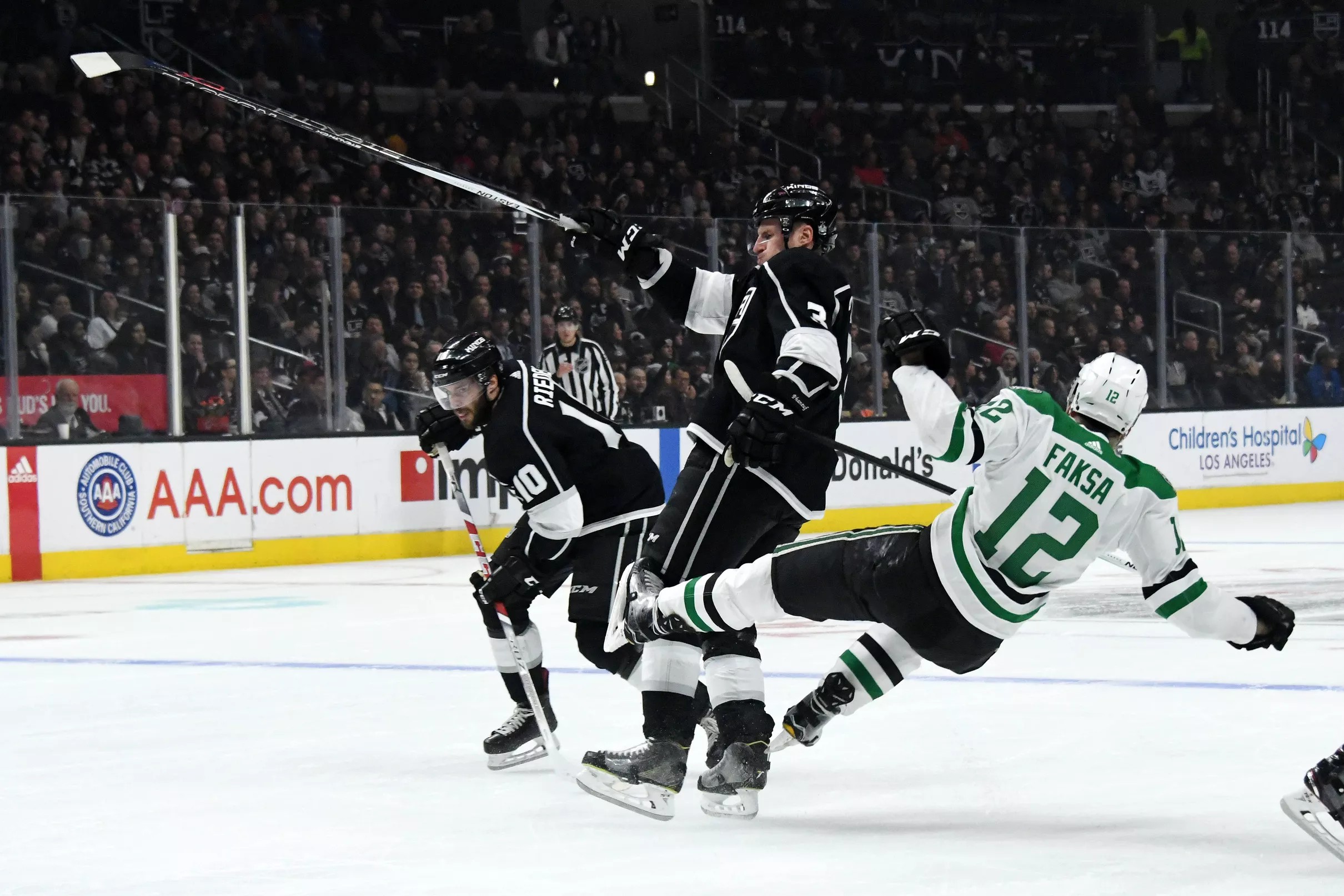 Stars Look For Crucial Points Against Kings Tonight 