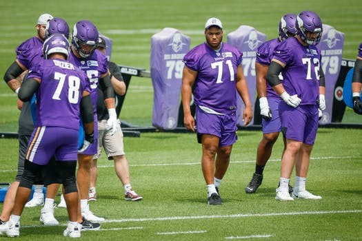 With Christian Darrisaw out, Vikings make big changes on offensive line –  Twin Cities