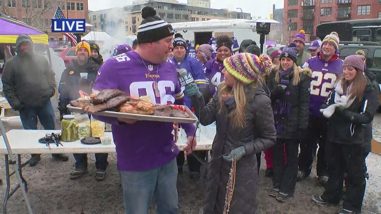 Tailgating Vikings Fans Embrace Cold, Snow