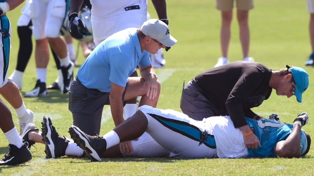 Panthers’ starting tackle suffers knee injury in first padded practice