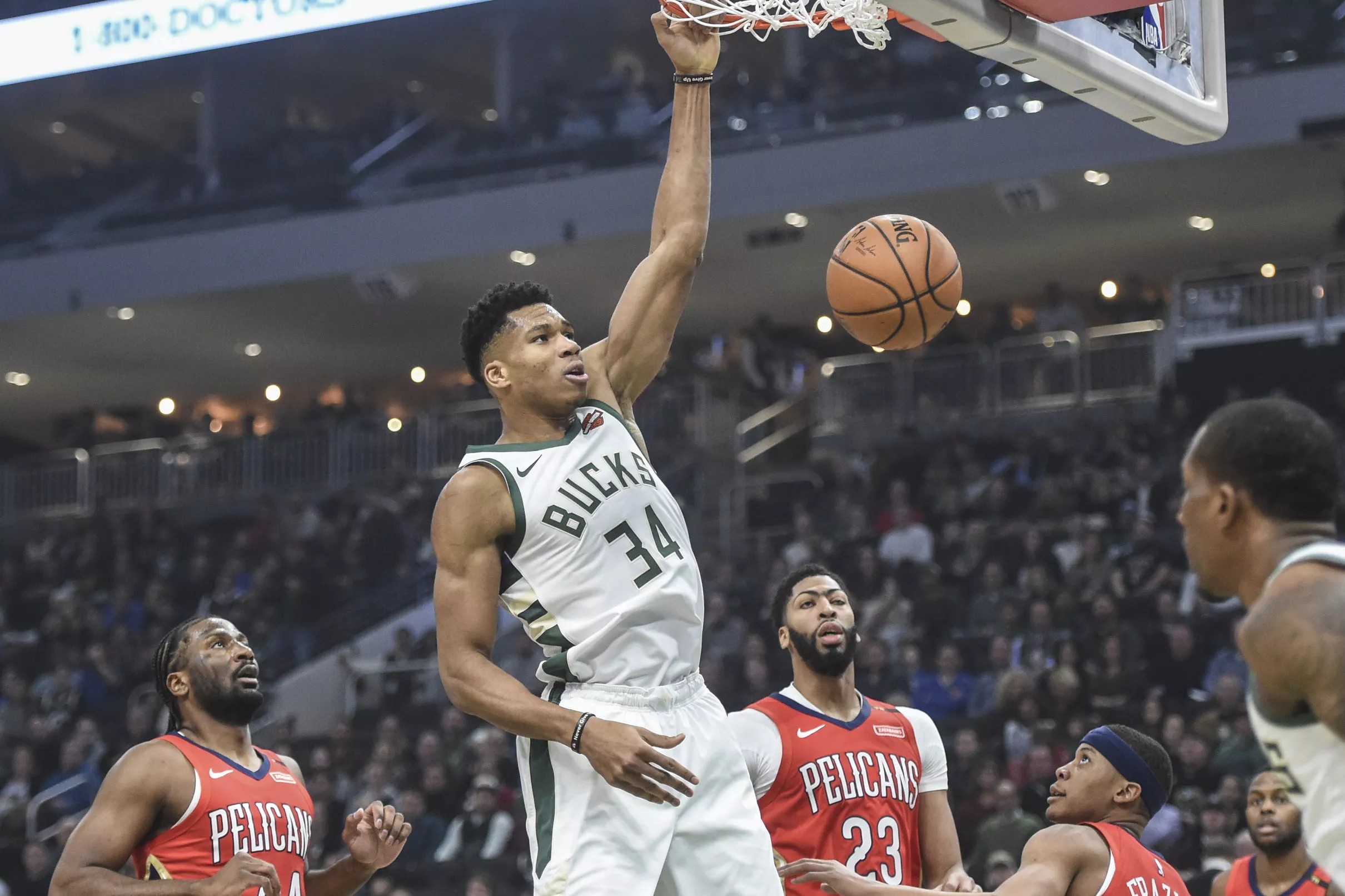 Milwaukee Vs. New Orleans: Bucks Hold On, 123-115