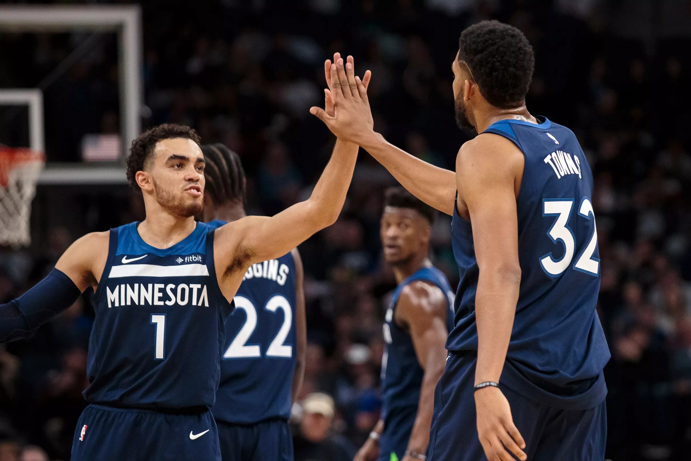 Timberwolves 119, Suns 108 Starting Unit Carries Wolves