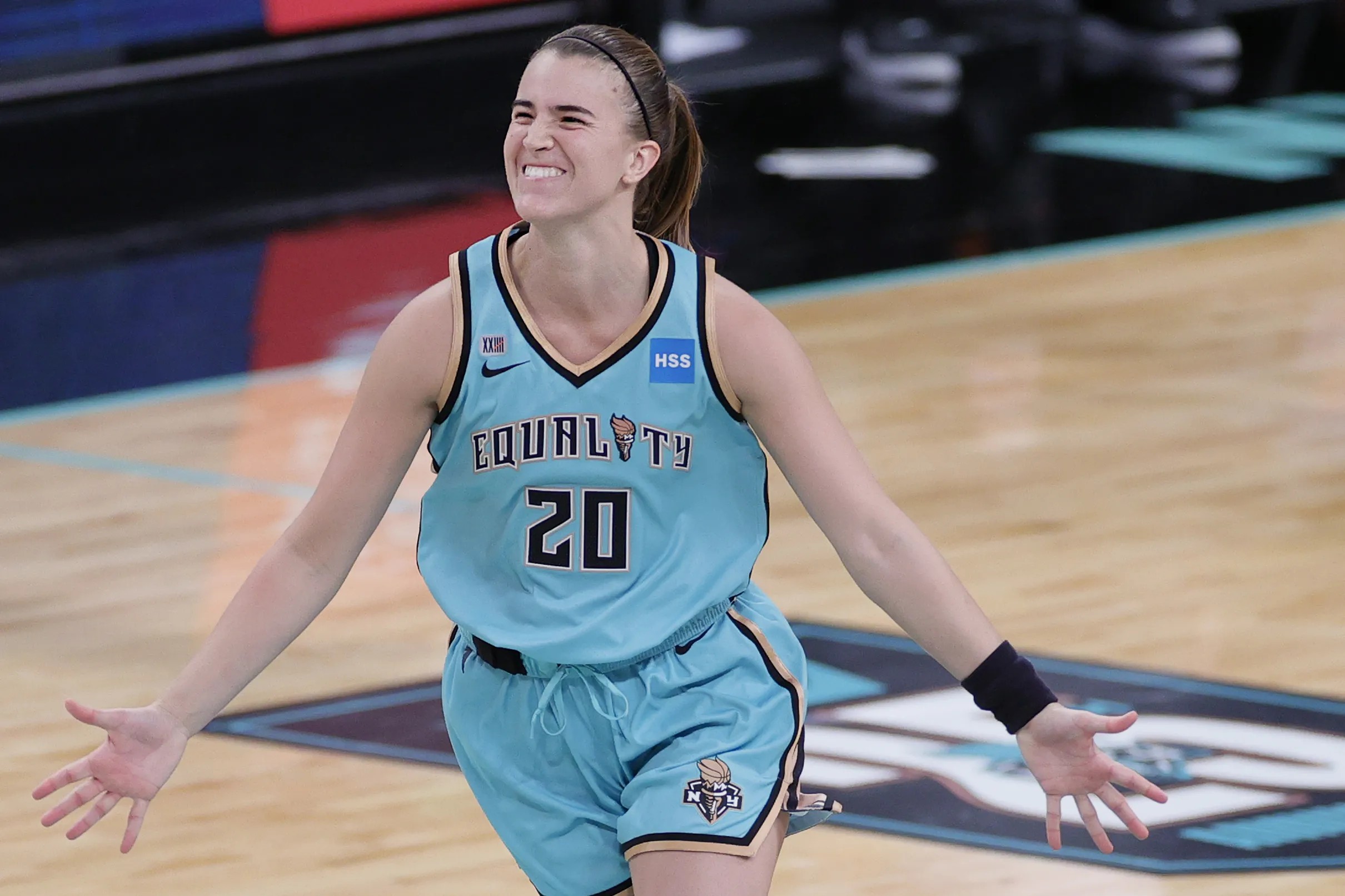 A Star Is Born: Sabrina Ionescu Hits Buzzer Beater To Help Liberty ...