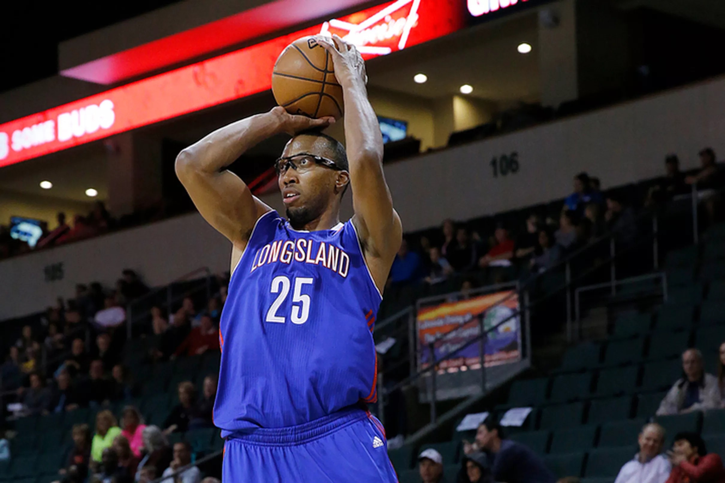 Brooklyn Nets fill final roster spot, sign Akil Mitchell