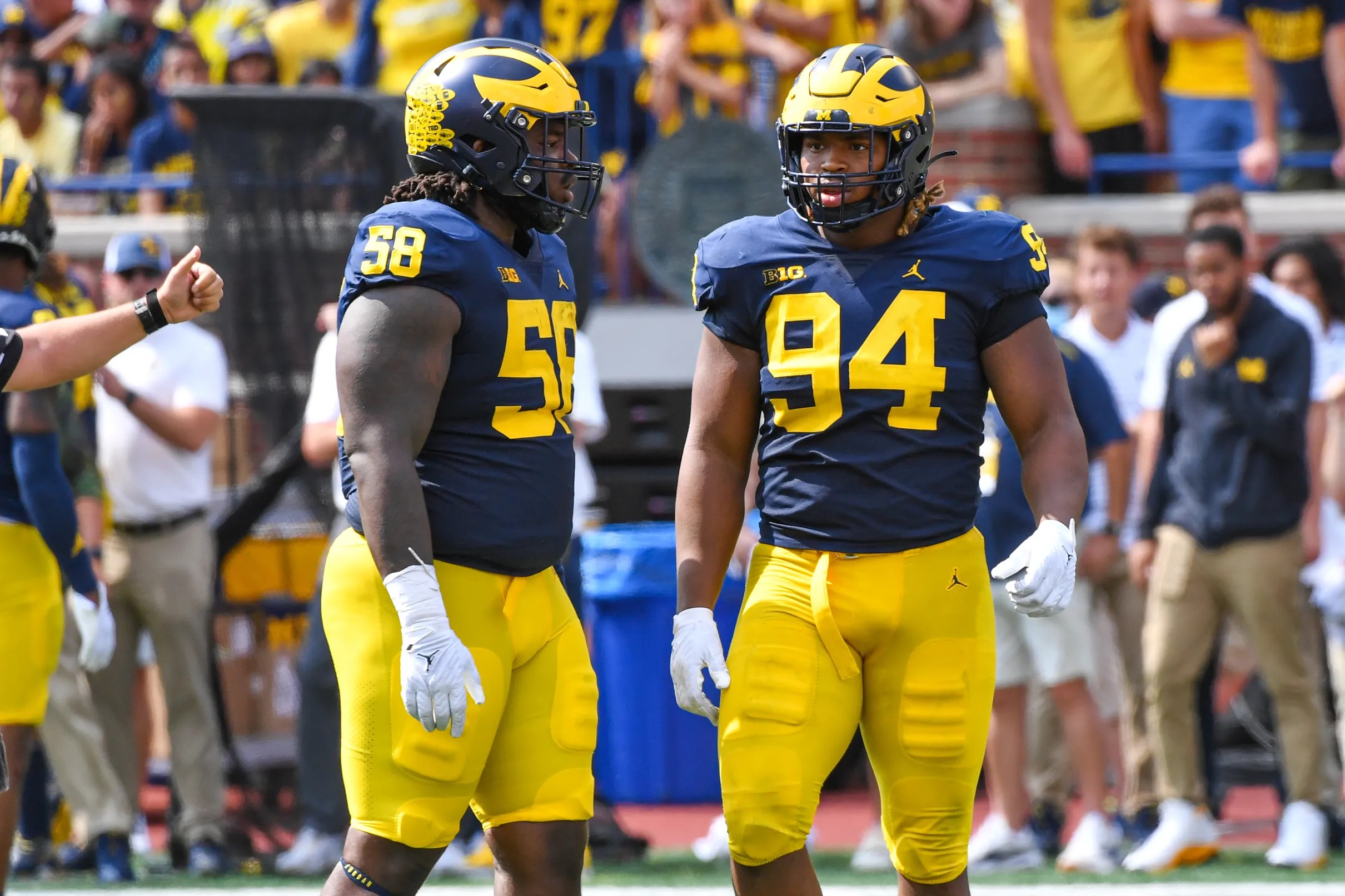 Michigan Football Offers 2023 Wisconsin DL Commit Trey Pierce