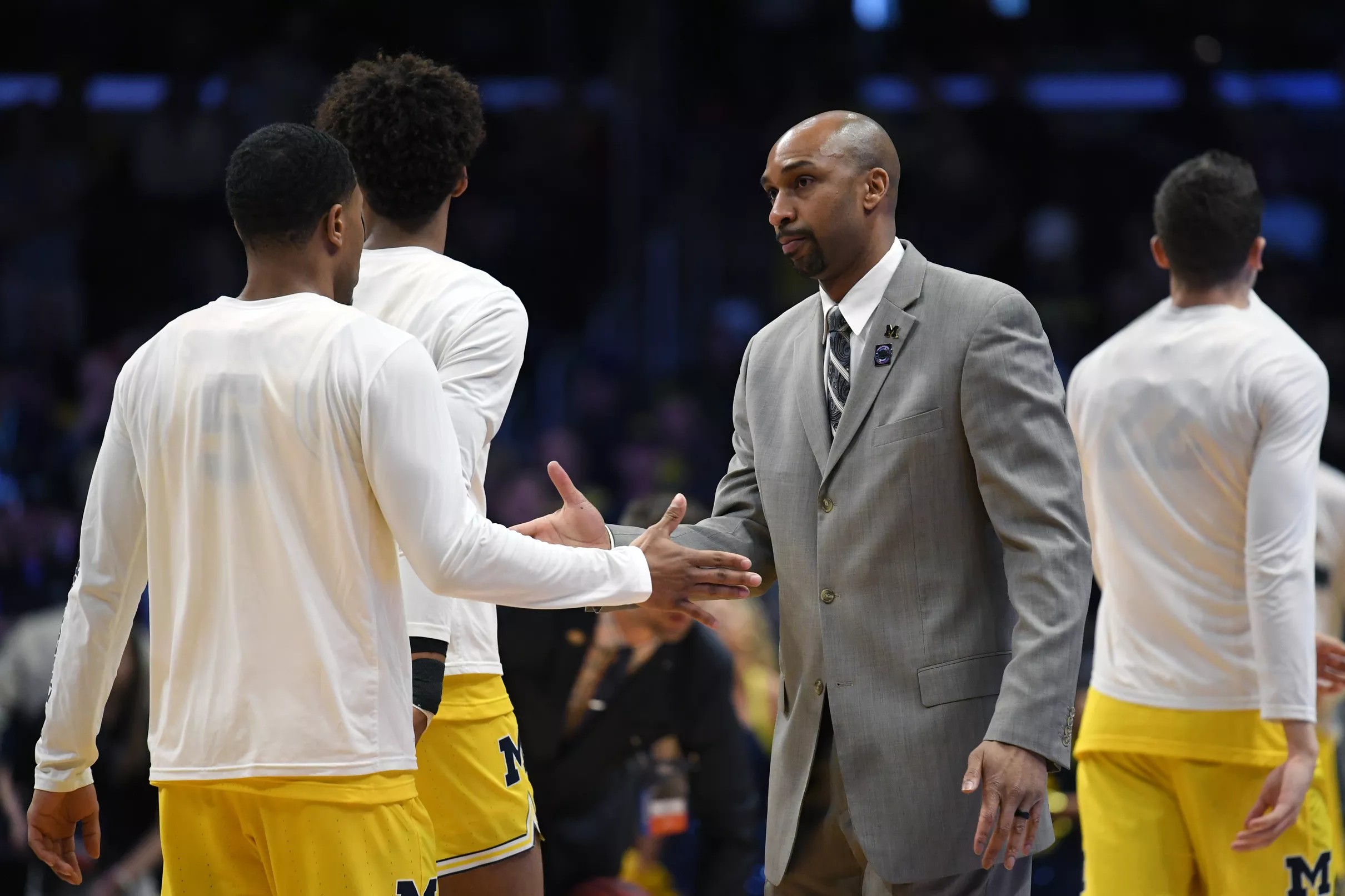 michigan-basketball-assistant-coaches-see-significant-pay-increase