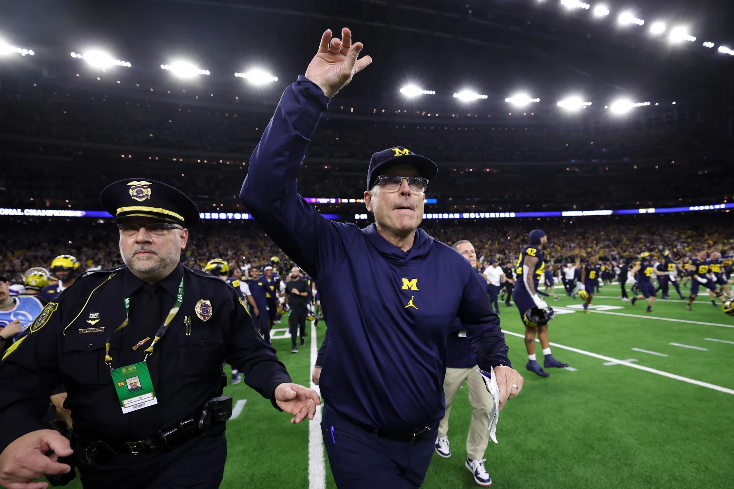 BREAKING: Jim Harbaugh Leaving Michigan For Head Coach Job With Los ...