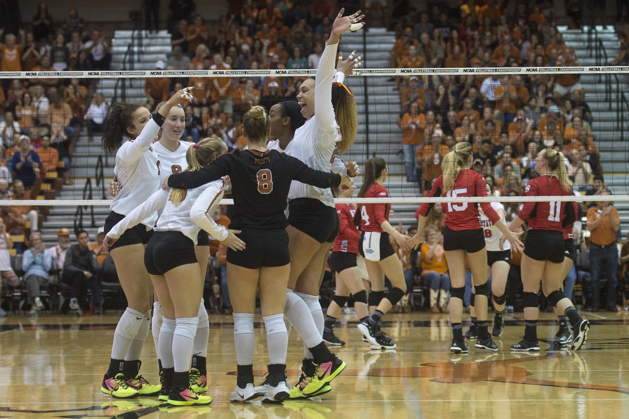 No. 2 Volleyball sweeps NC State to advance to NCAA Regional Semifinal