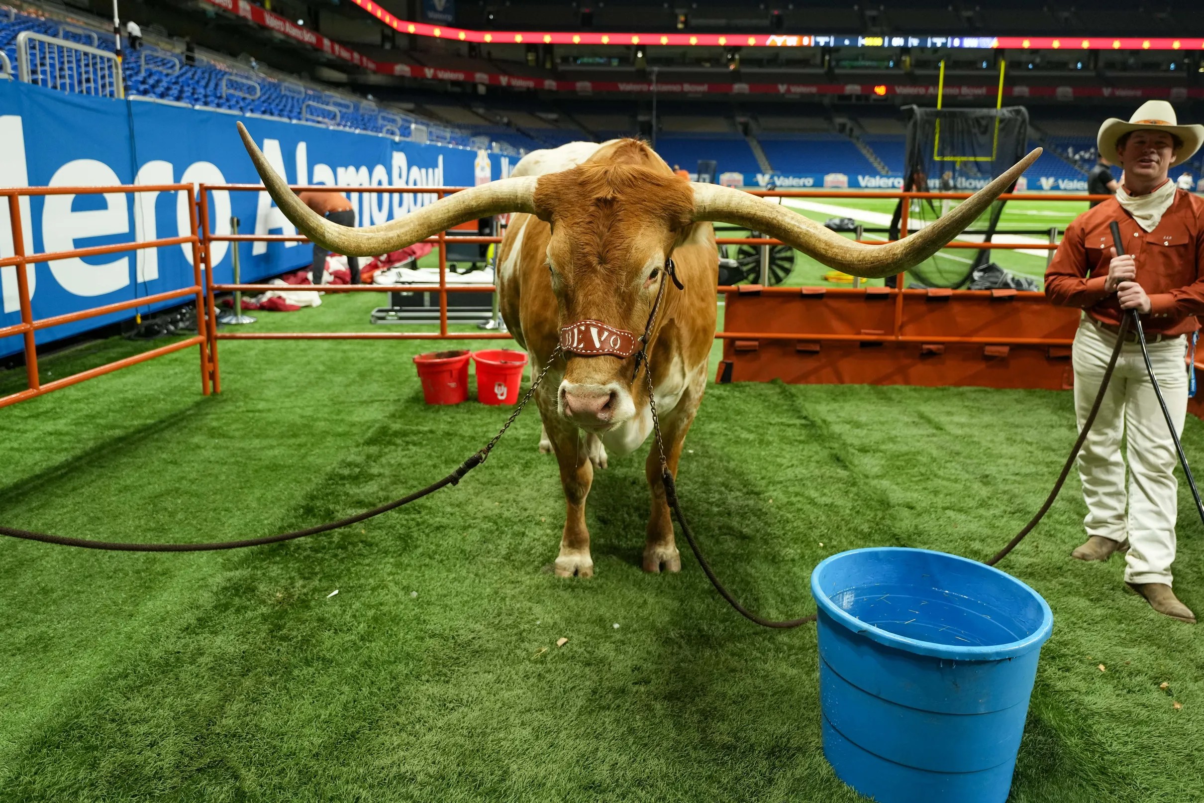 No. 20 Texas vs. No. 12 Washington live updates A look at the