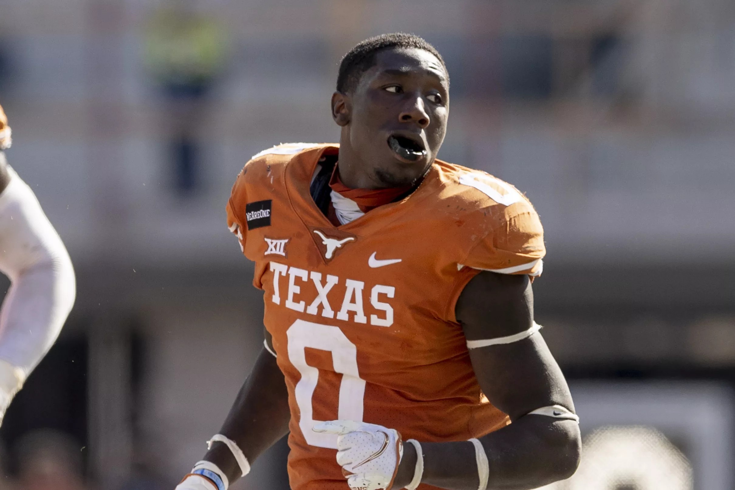 Texas LB DeMarvion Overshown Announces Return For 2021 Season