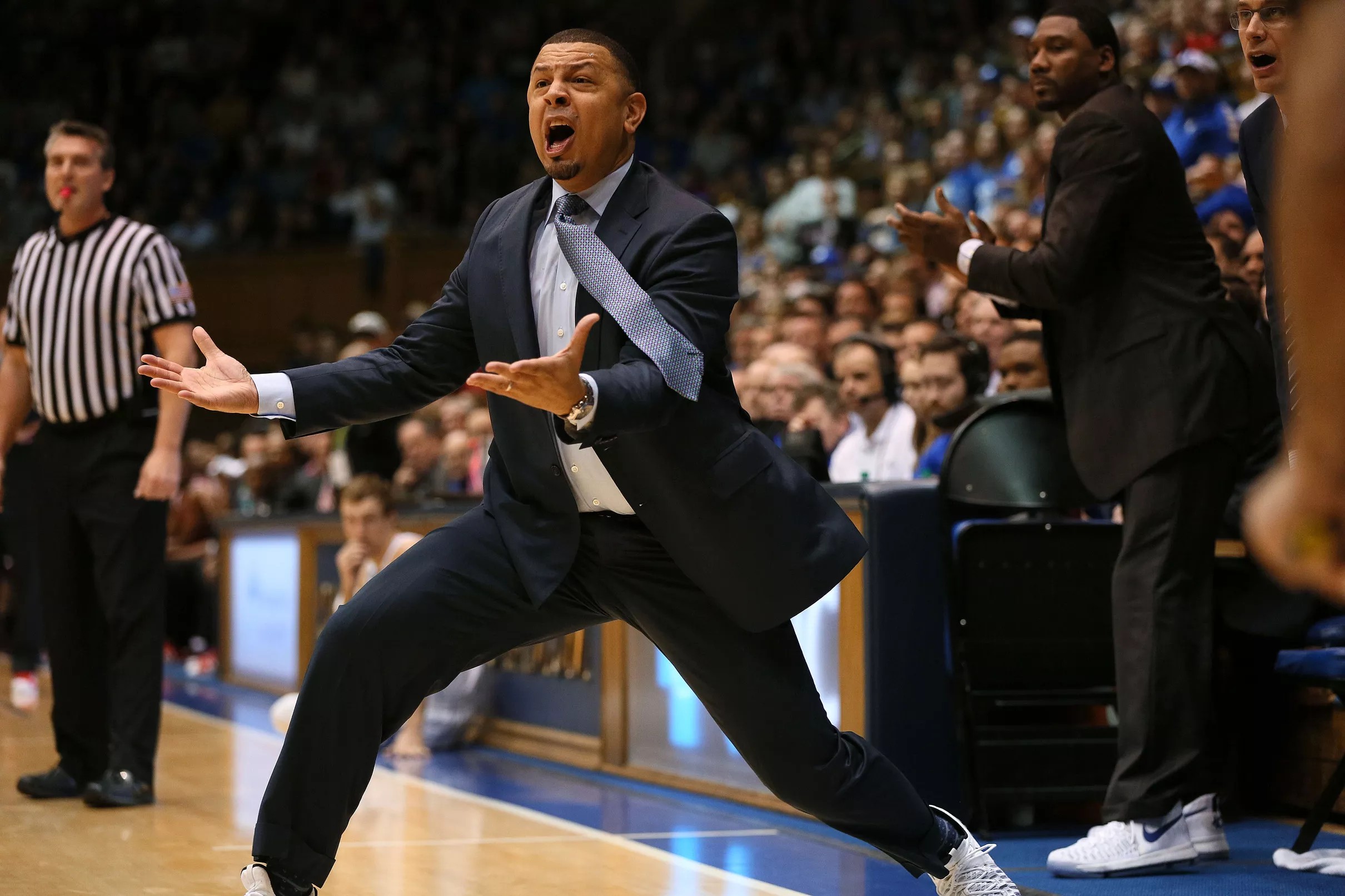 new-coach-in-place-pitt-basketball-has-some-excitement-again