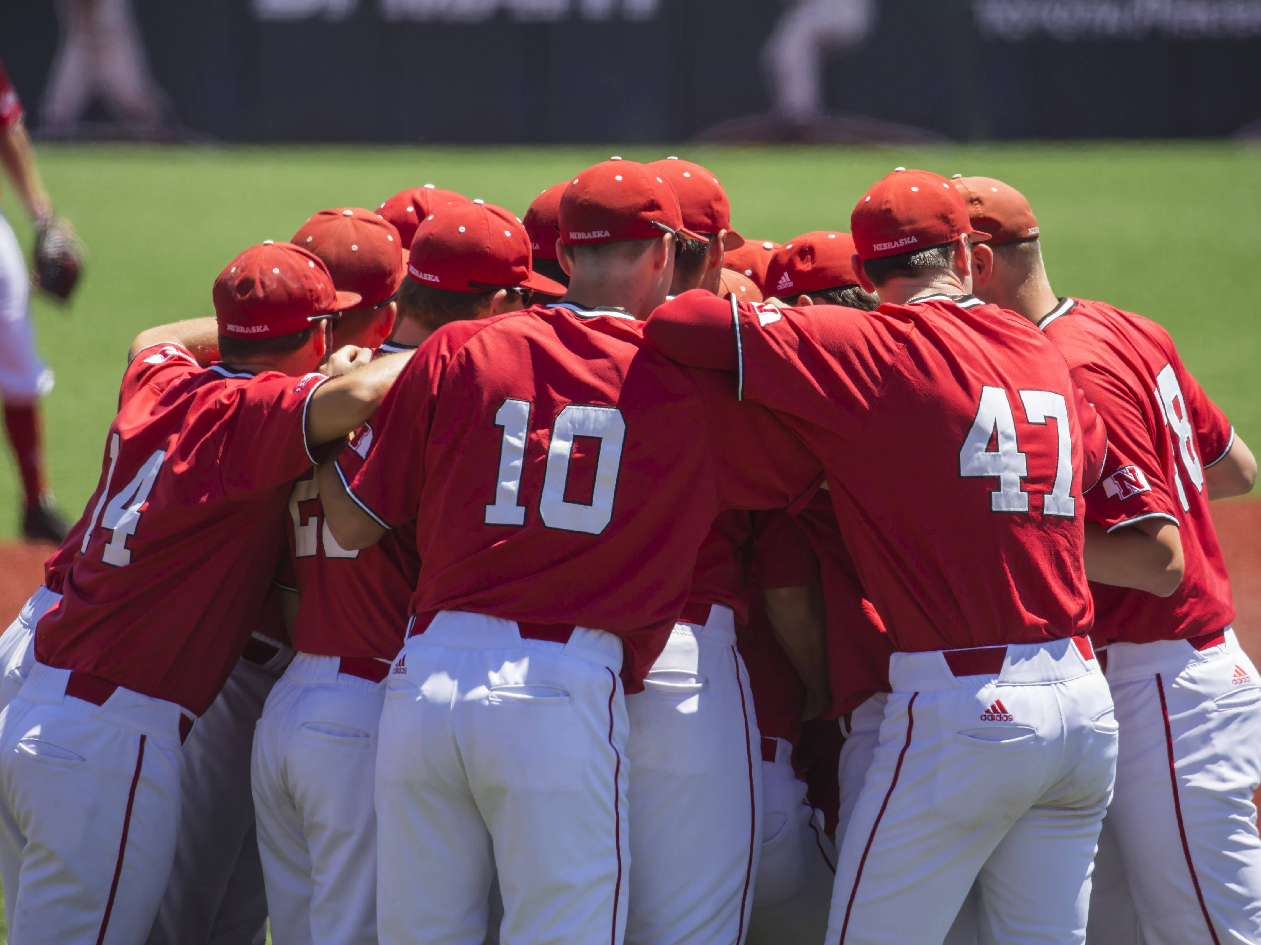 red-team-wins-games-2-and-3-to-sweep-series