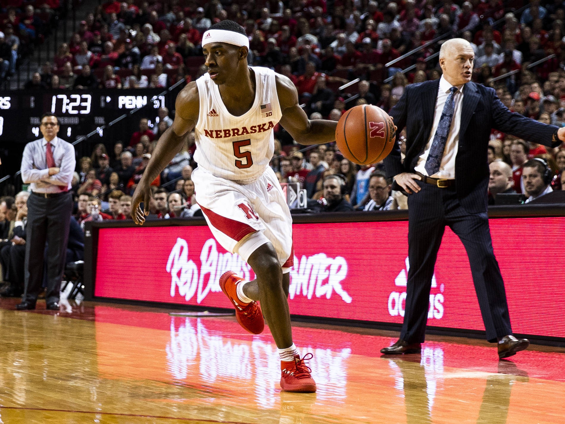 Huskers Battle Buckeyes On Saturday