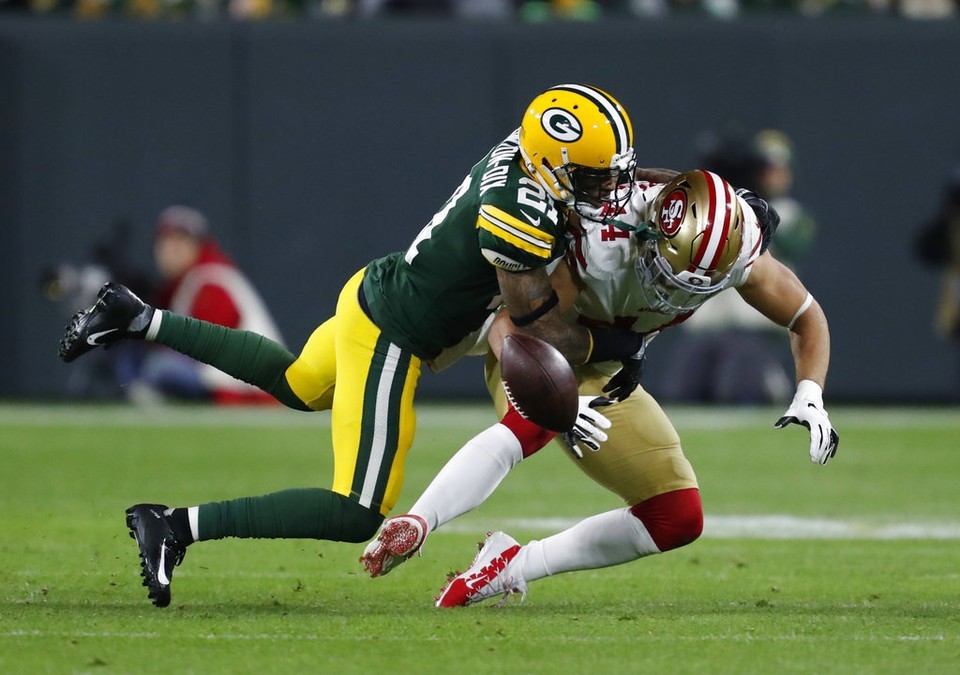 Packers Pull Out NFL Victory Over 49ers