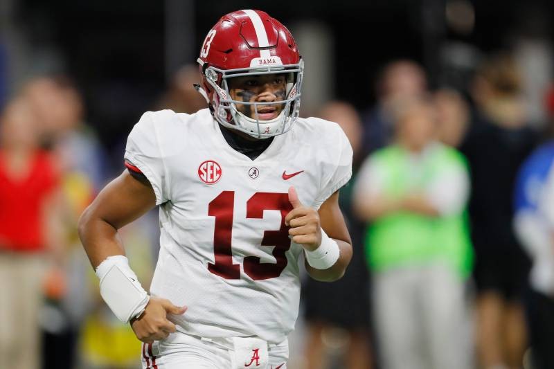 Tua Tagovailoa Wins 2018 Maxwell Award