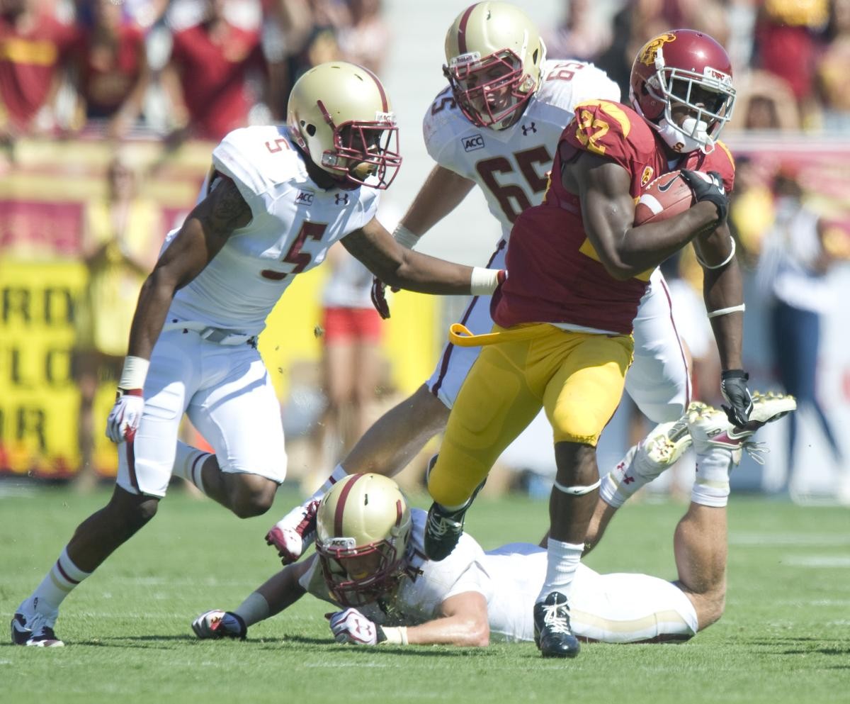 USC running backs Justin Davis, Ronald Jones give Trojans a dynamic 12