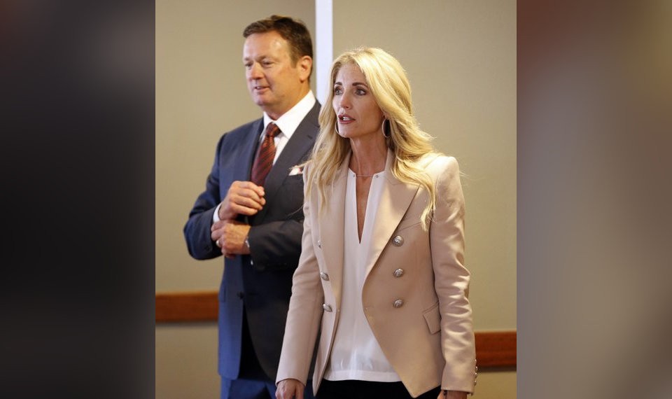 a-year-after-bob-stoops-left-the-sooners-carol-stoops-coaches-husband