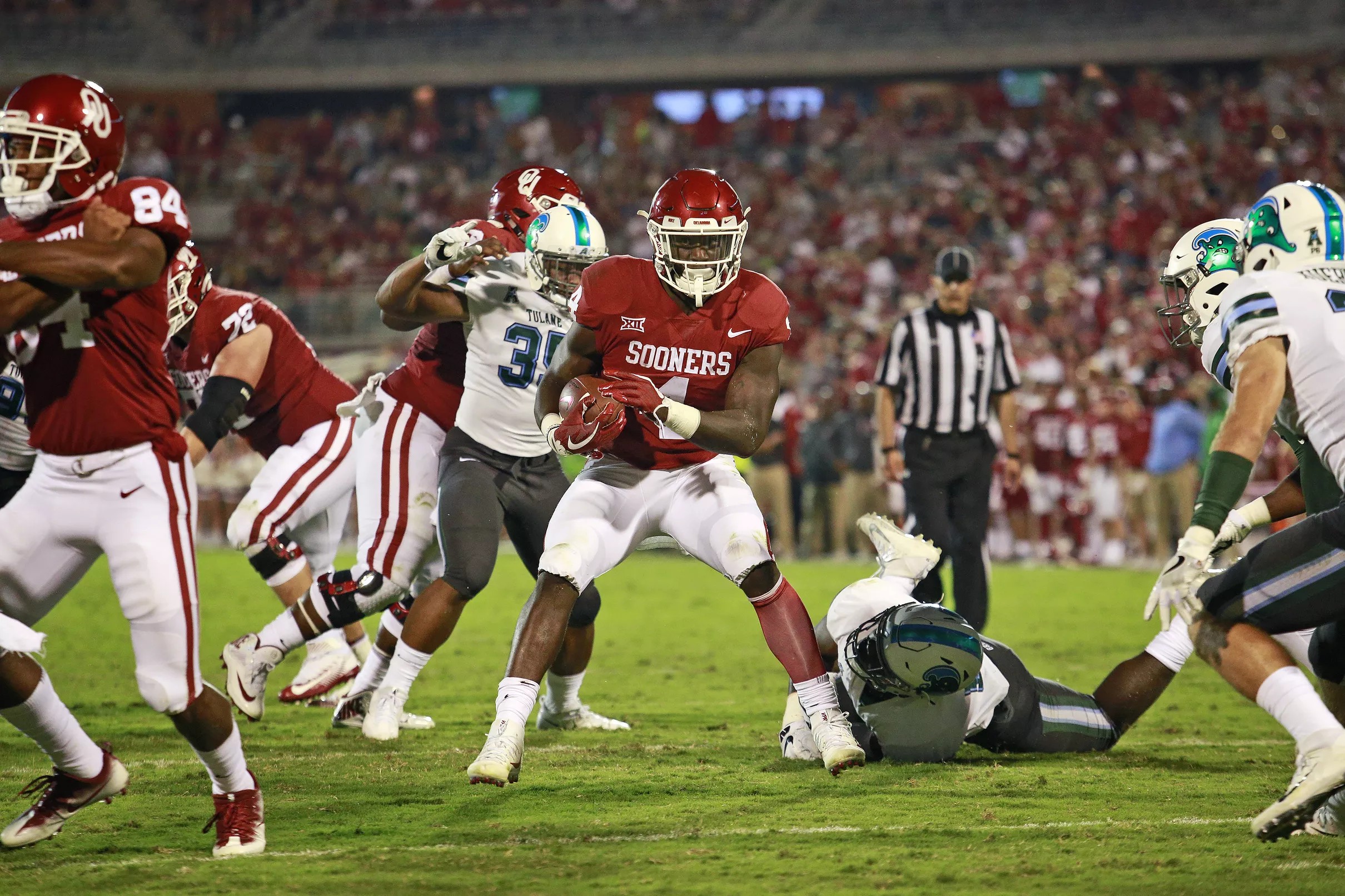 Oklahoma Sooners Football: College Football Schedule &amp; Gambling Picks