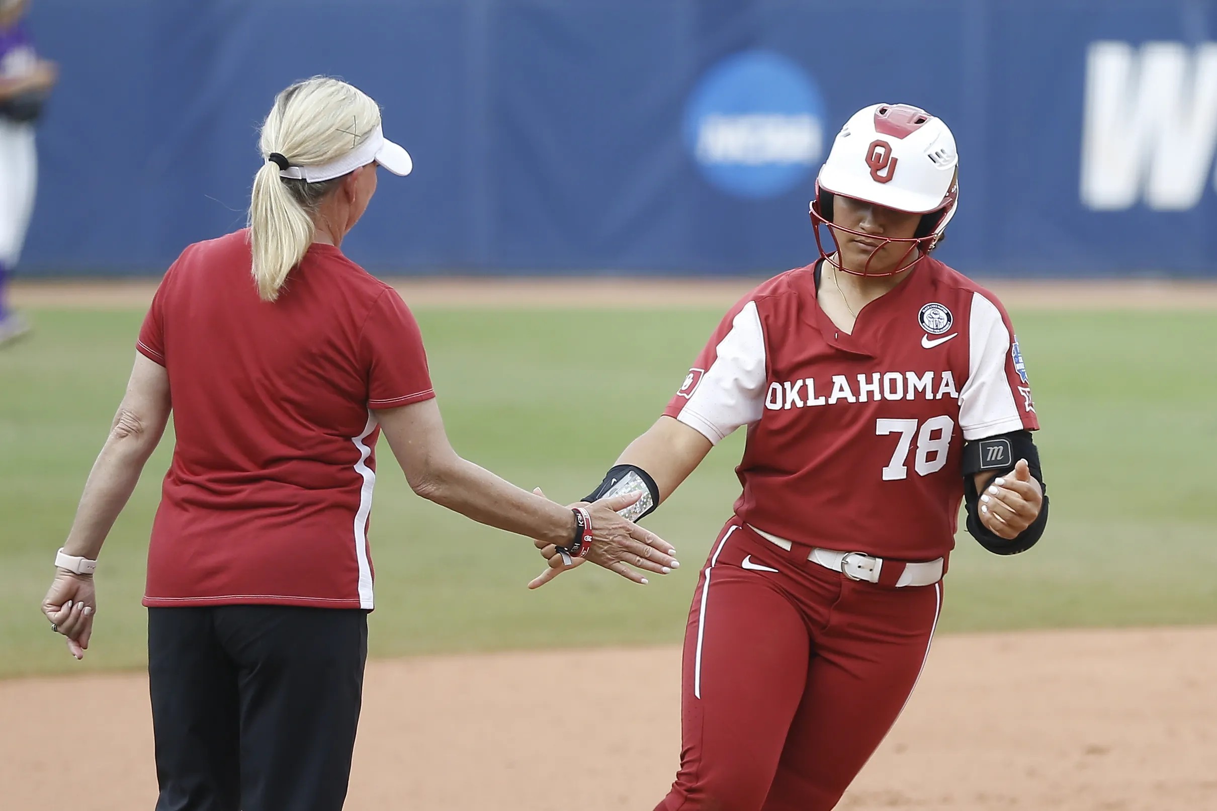 Oklahoma Sooners Softball OU tops FSU, 62, in Game 2 of WCWS