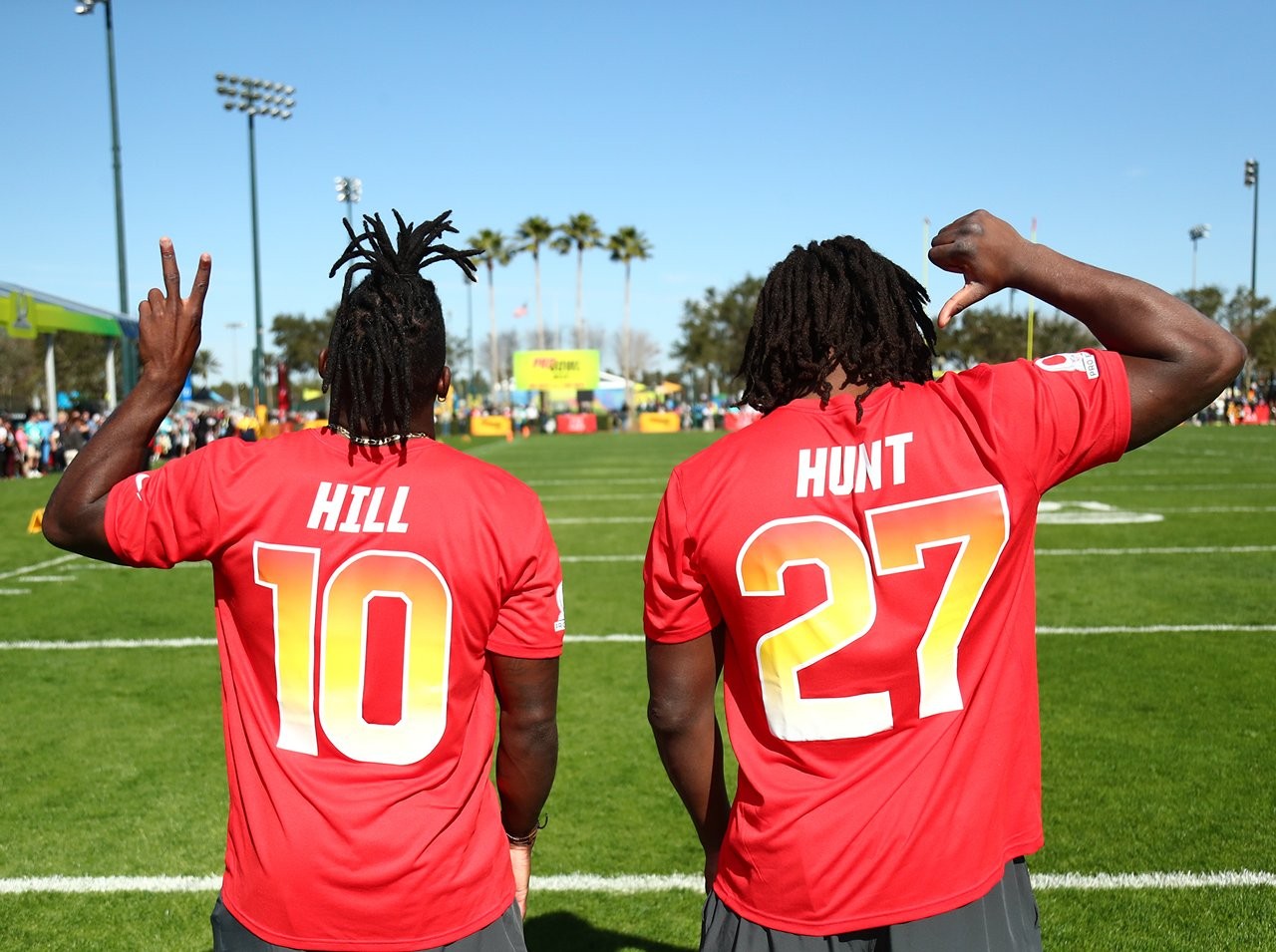 kareem hunt shirts