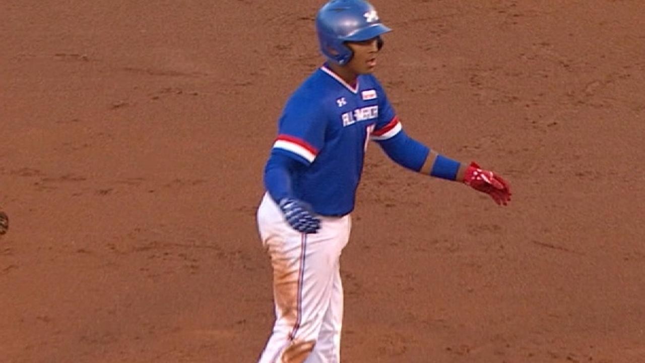 Indians draft prep catcher Naylor at No. 29