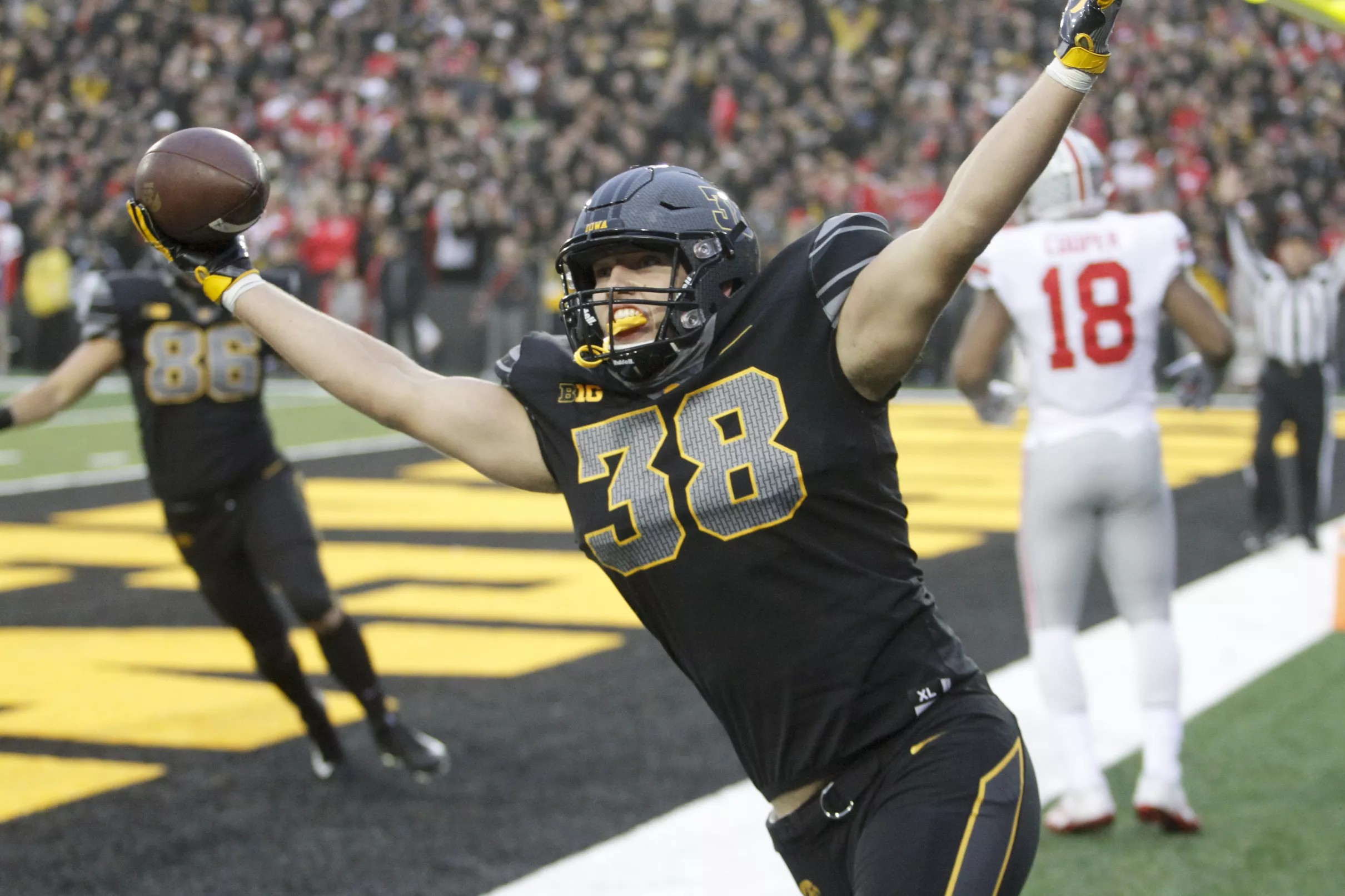 Tj Hockenson Selected Eighth Overall By Detroit Lions In The 2019 Nfl Draft